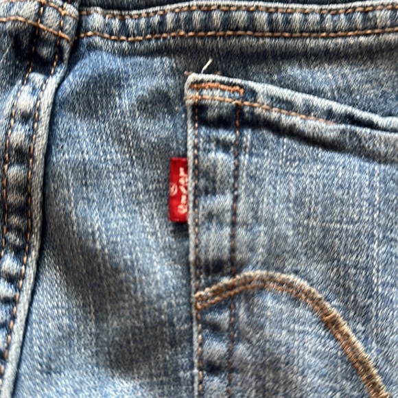 Levi's Women’s Slender Boot Cut 526 Blue Jeans. Size 8 Medium - Picture 6 of 7